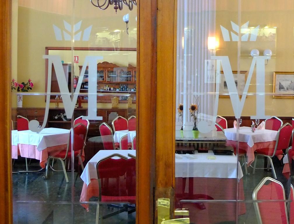 Hotel Madrid Bierzo Понферада Екстериор снимка