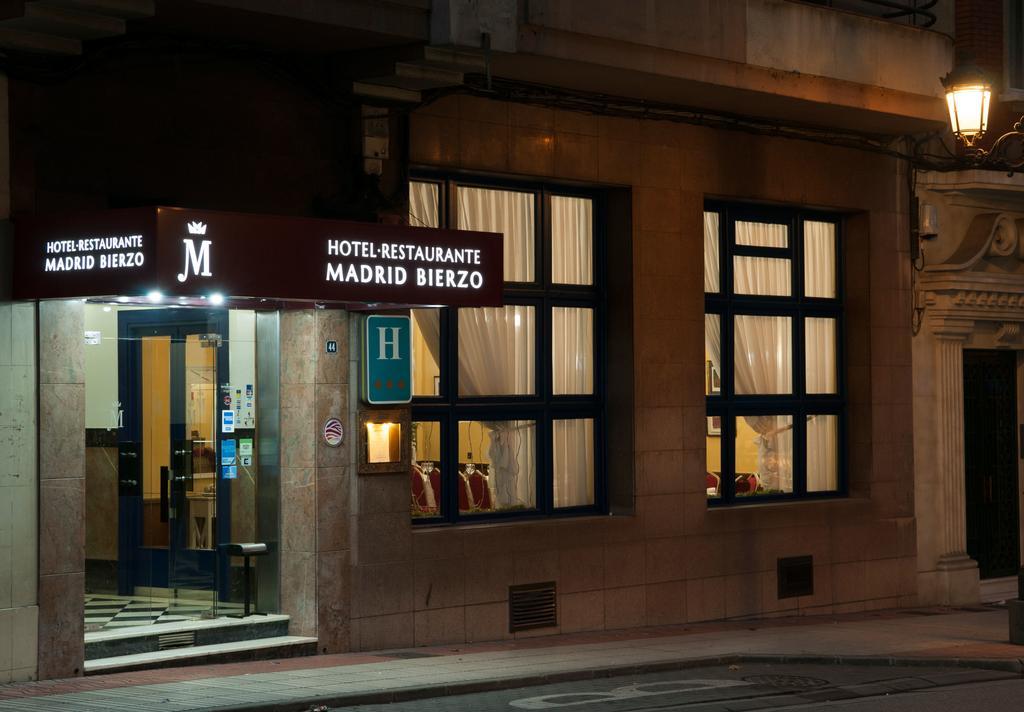Hotel Madrid Bierzo Понферада Екстериор снимка