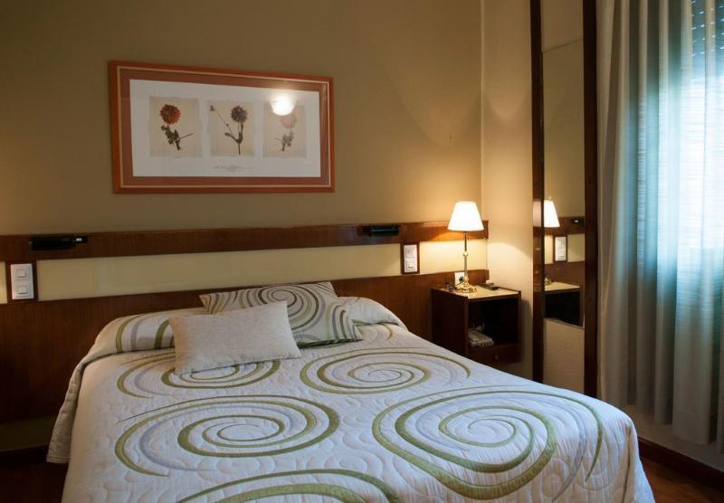 Hotel Madrid Bierzo Понферада Екстериор снимка