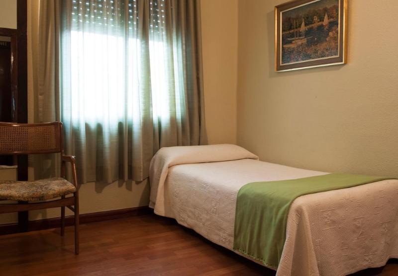 Hotel Madrid Bierzo Понферада Екстериор снимка